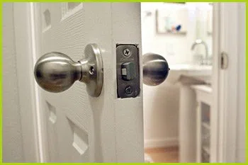 Expert Locksmith Services Spring Valley, CA 619-213-1309 - 14-unlock-door